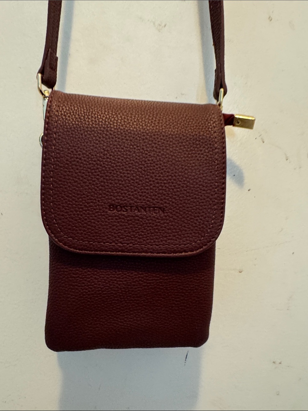 Women's maroon crossbody bag